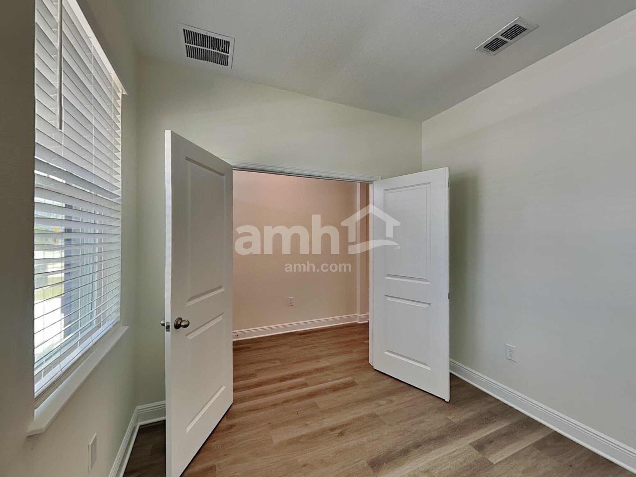 Building Photo - 1085 Heavenly Dr
