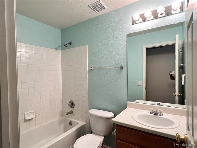Building Photo - 13888 Jersey St