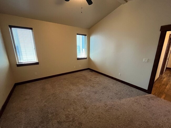 Building Photo - 61064 SE Ruby Peak Ln