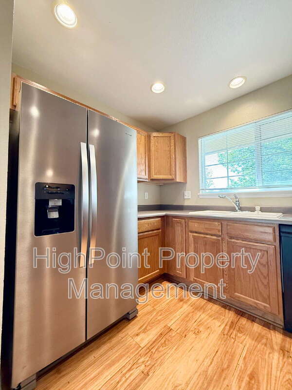 Building Photo - 5187 Pelican St
