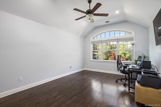 Building Photo - 12 Glenridge Ln
