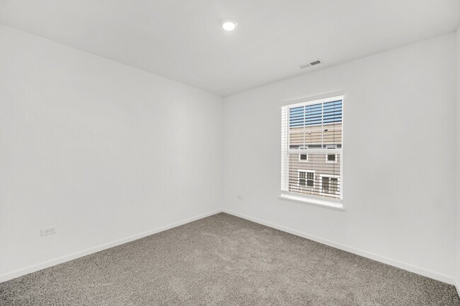 Building Photo - 25708 W Yorkshire Dr