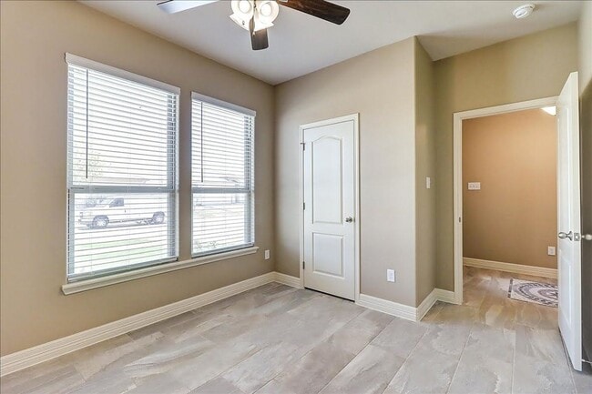 Building Photo - 3153 Seawolf Dr