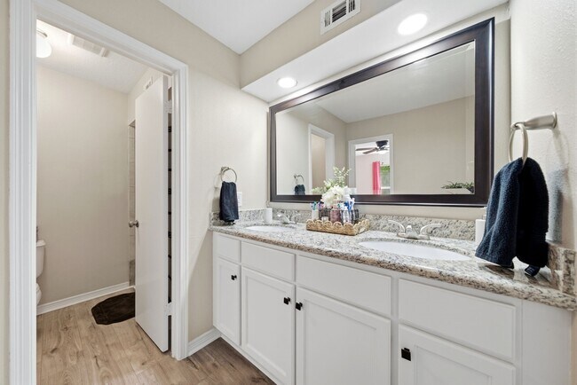 Building Photo - 12935 Belgrave Dr
