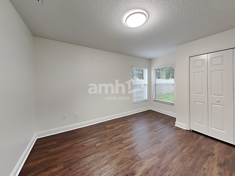 Building Photo - 3826 Bayshore Cir