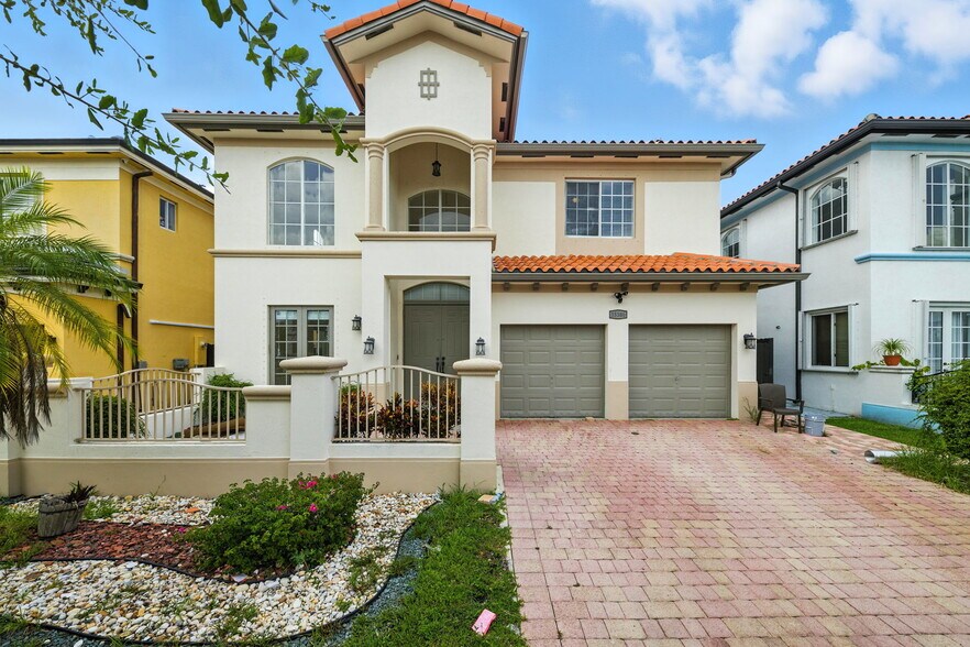 Primary Photo - 15386 SW 21st Ln