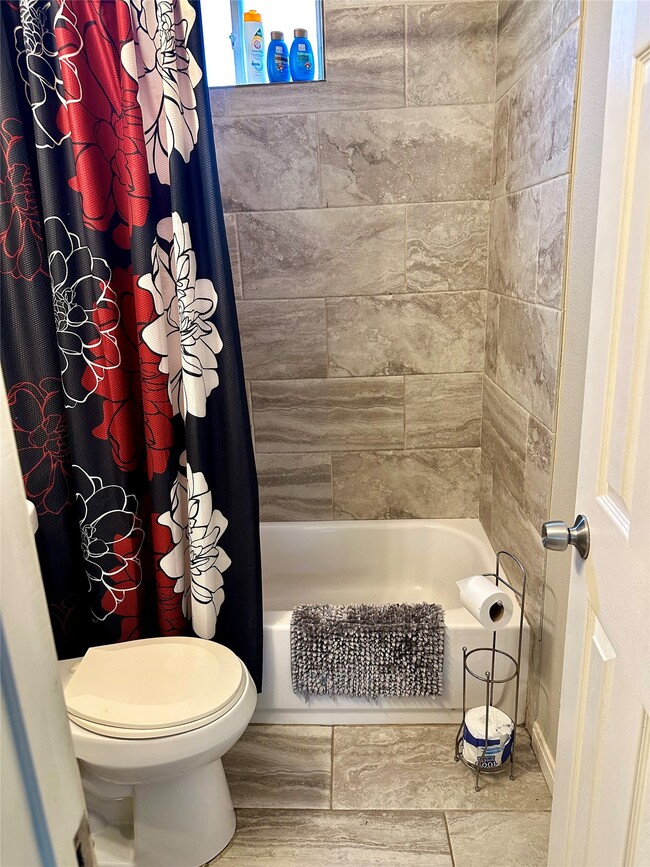 Building Photo - 4210 Ennis St