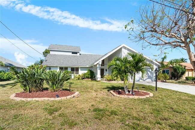 Building Photo - 1416 SE 11th Pl