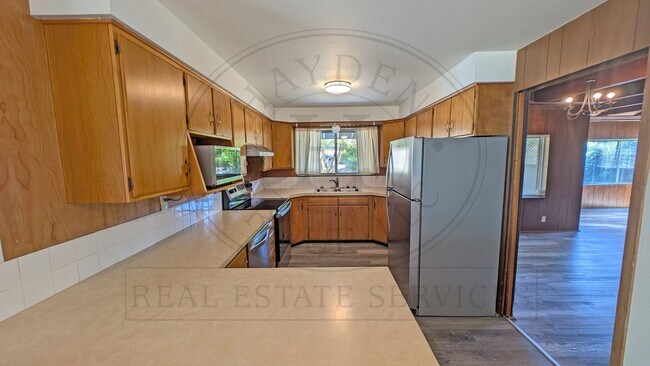 Building Photo - 13235 NW Pumpkin Ridge Rd