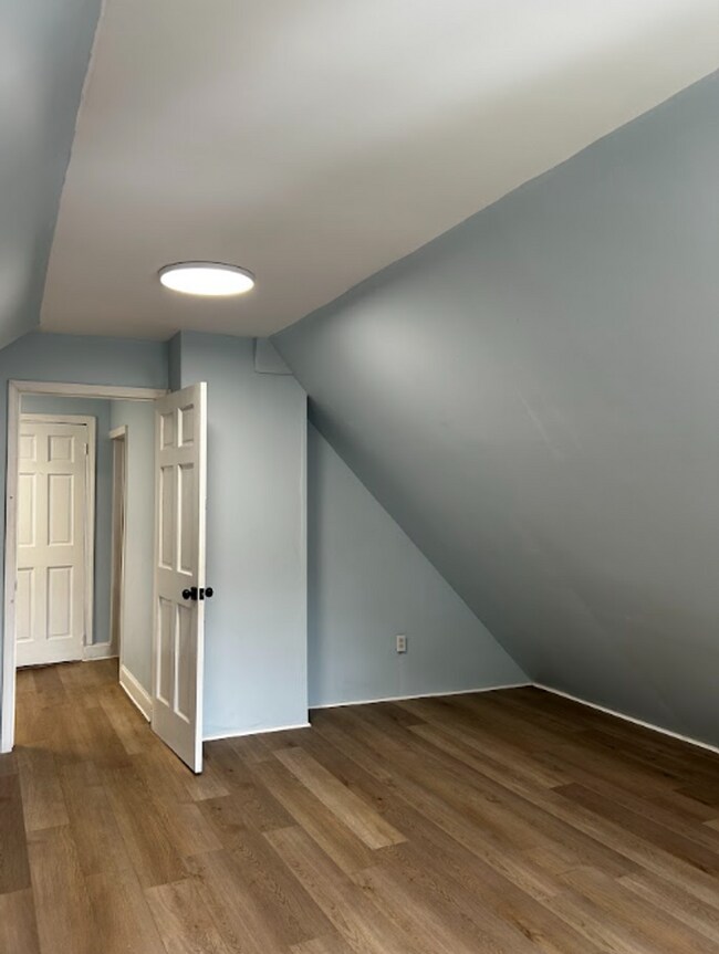 Building Photo - 1638 Sanderson Ave