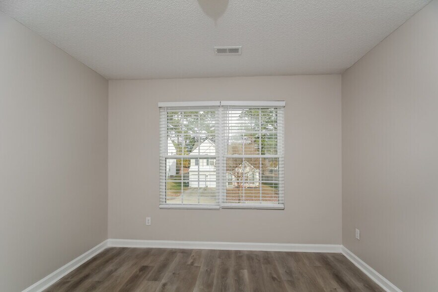 Building Photo - 3004 Ranburne Dr