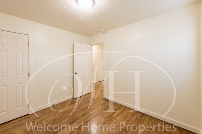 Building Photo - Newly Remodeled Single Family Home