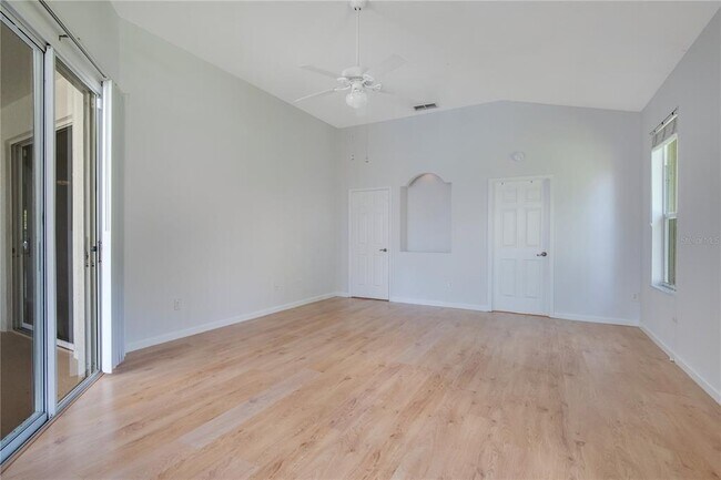 Building Photo - 1873 Pine Bay Dr