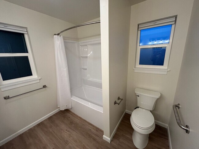 Building Photo - New build Beautiful 3bd, 2bath House in North Tacoma!