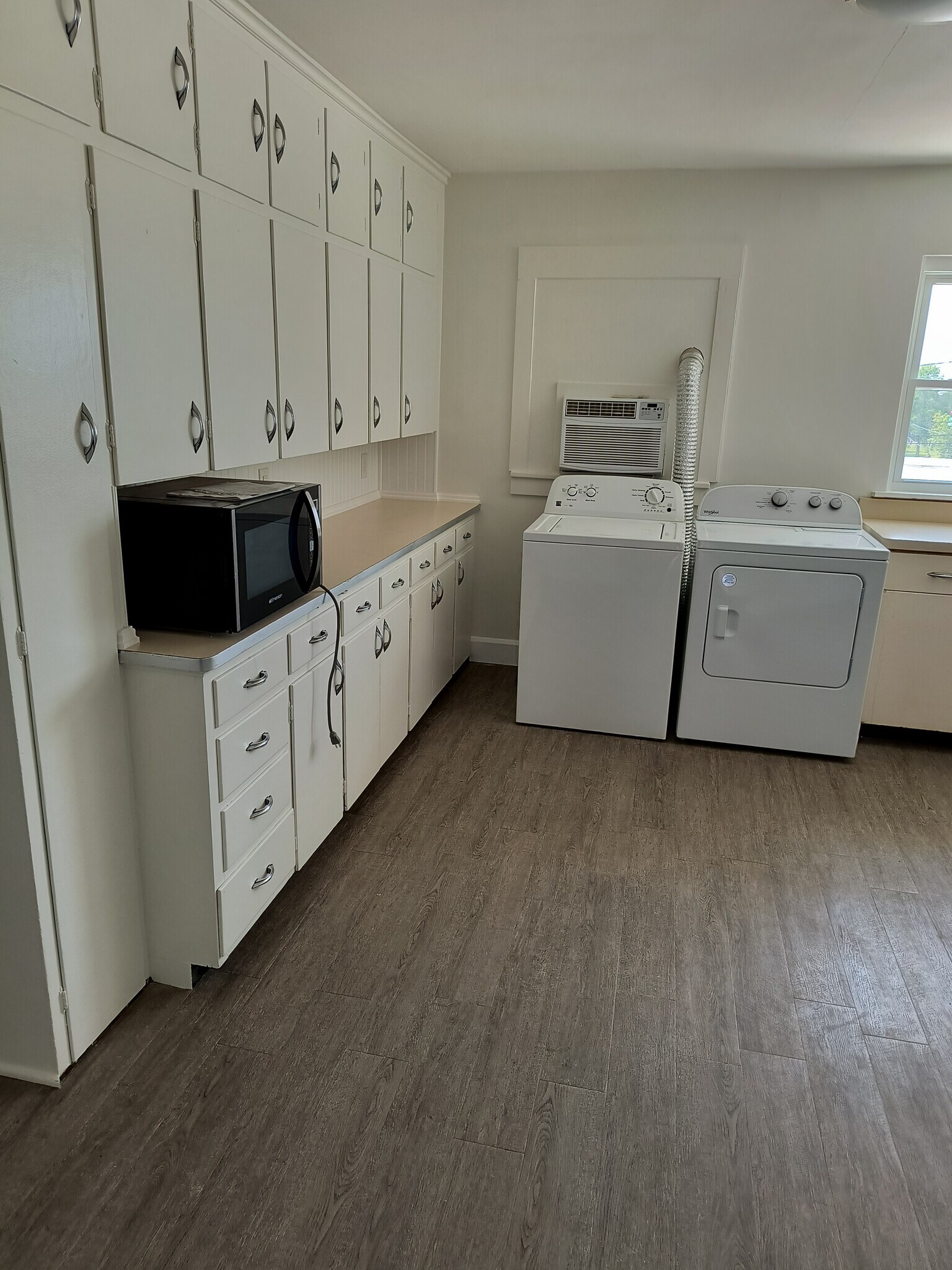 Kitchen - 140 W North St