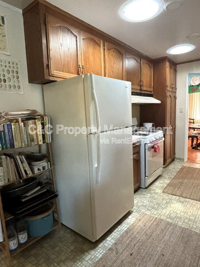 Building Photo - 100 Fairfax Ct