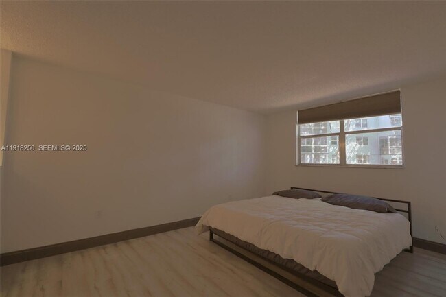 Building Photo - 9300 Lime Bay Blvd