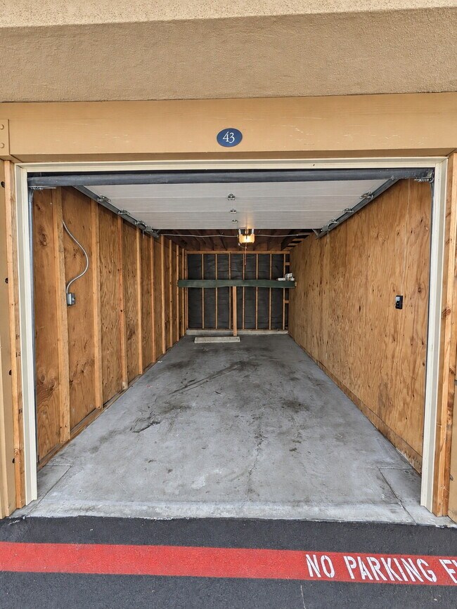 Building Photo - 25671 Le Parc