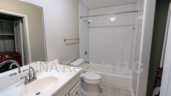Building Photo - 1050 Mathews Ct