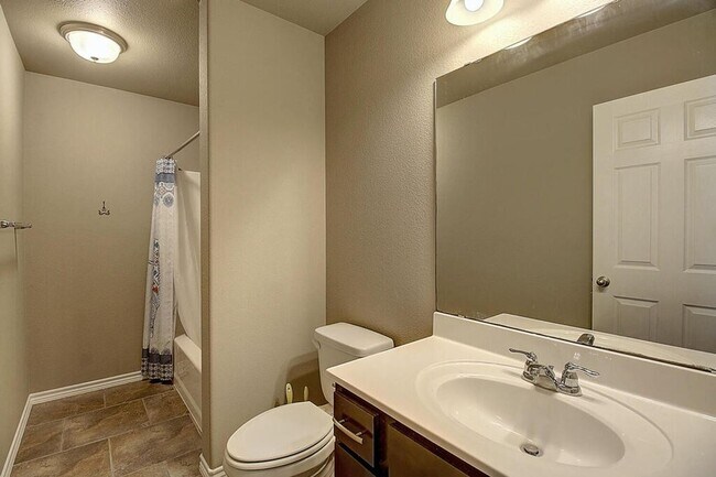Building Photo - 7637 Cattlemen Dr