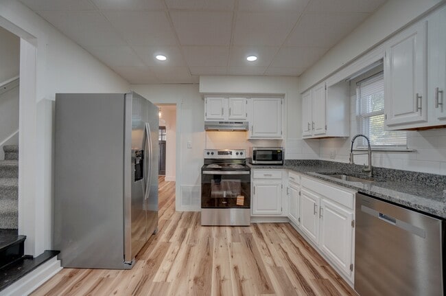 Building Photo - 4 Runyan Ct