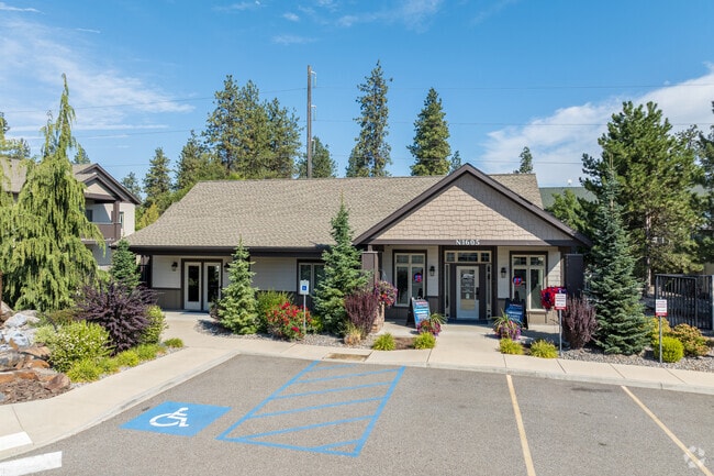 Building Photo - The Residence at River Run