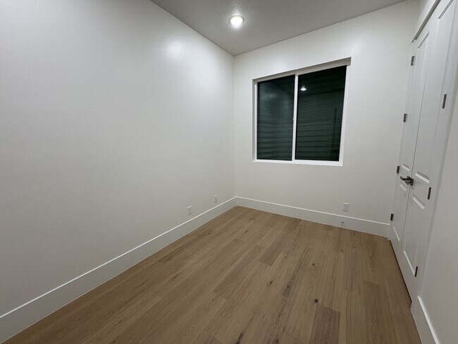 Building Photo - 68 W 4750 N