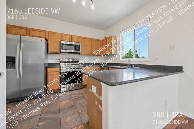 Building Photo - 7160 Leeside View