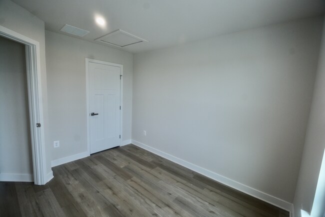 Building Photo - 126 Fletcher Cir