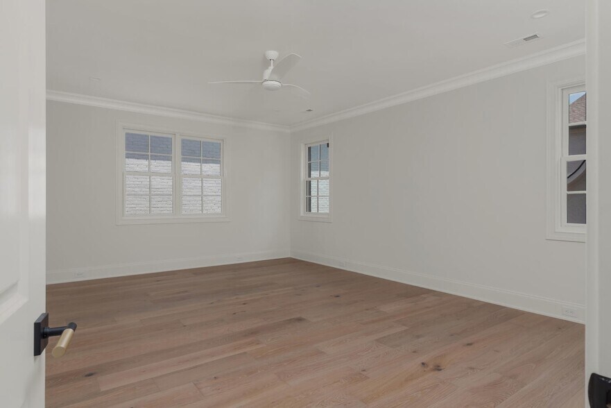 Building Photo - 4224 Granny White Pike