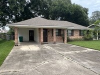 Building Photo - HEART OF DENHAM SPRINGS!