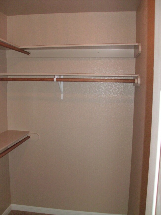 Building Photo - Spacious Duplex for Rent – Close to Clear ...