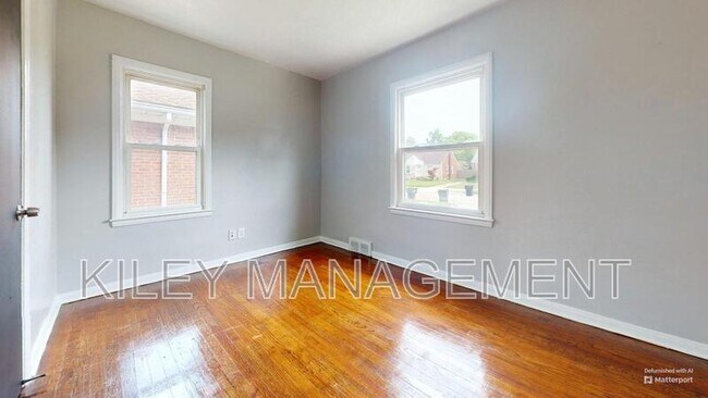 Building Photo - 16501 Fairmount Dr