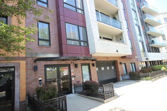 Building Photo - 924 Jefferson St