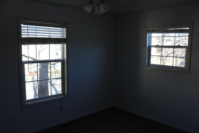 Building Photo - 604 N William St