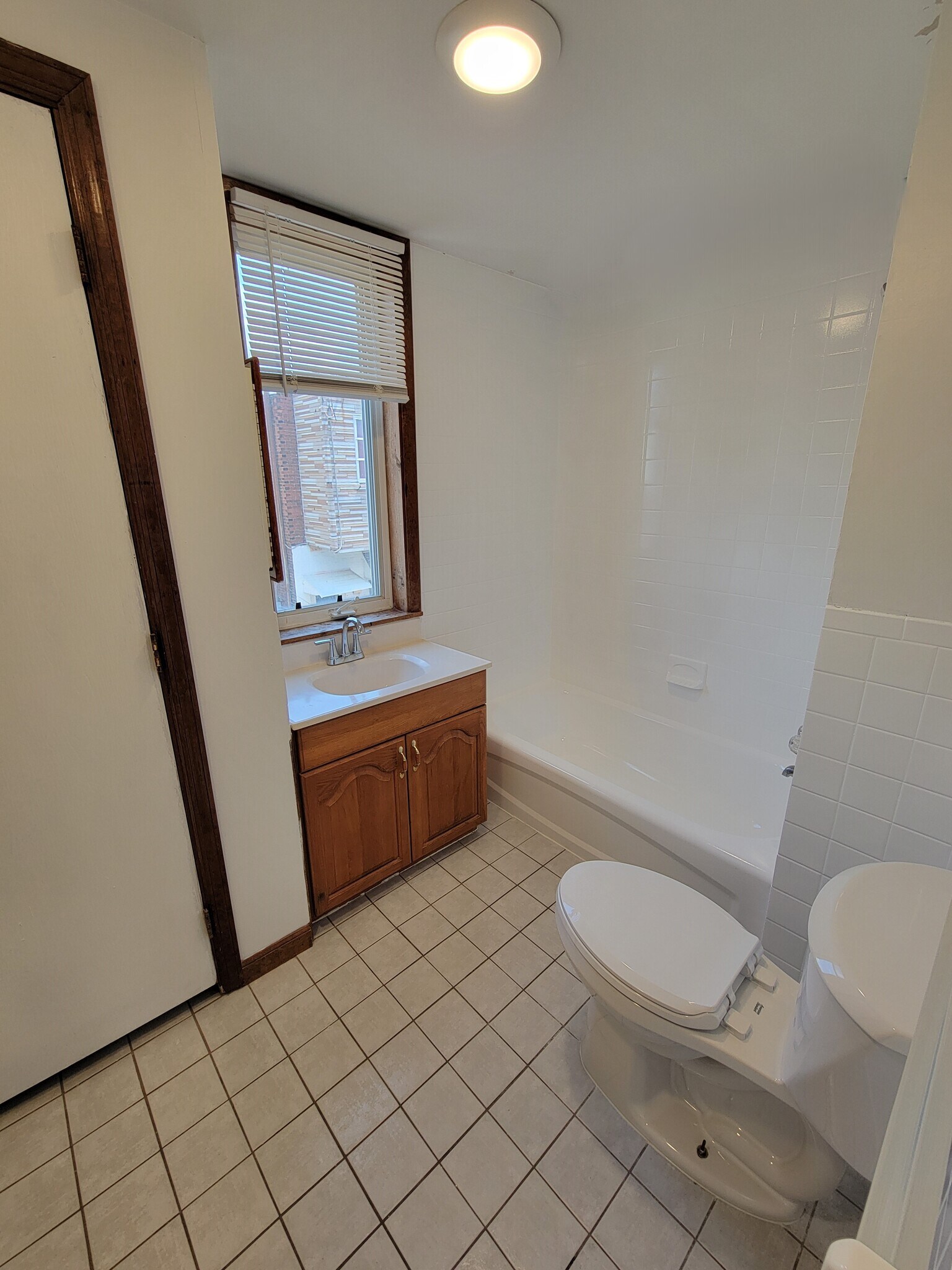Building Photo - 2427 S Hicks St