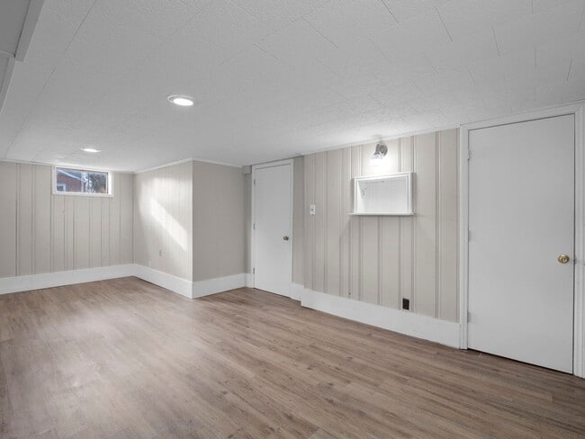 Building Photo - 4 Bedroom/ 2 Bath Home for Rent in NW Roanoke