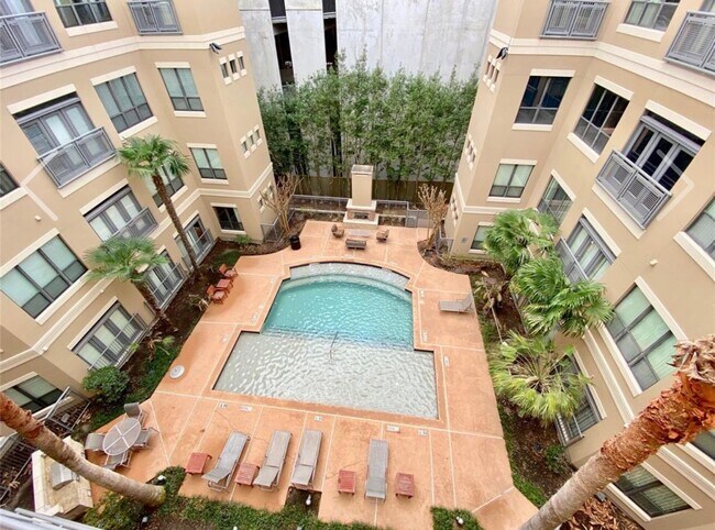 Building Photo - 1901 Post Oak Blvd