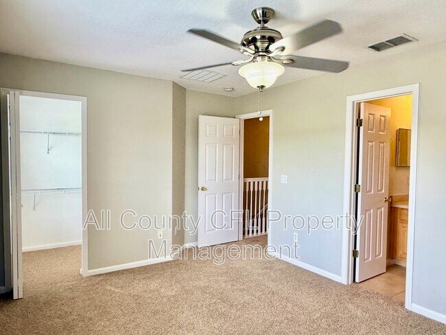 Building Photo - 16752 Cedar Crest Dr