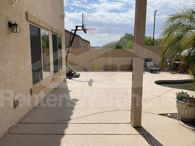 Building Photo - North Phoenix 4bed 2.5ba 2car POOL Oasis