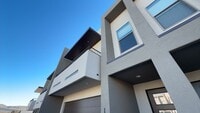 Building Photo - Dog-Friendly 4-Bed, 2.5-Bath Townhome in H...