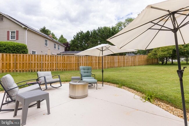 Building Photo - 15005 Narrows Ln