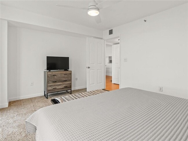 Building Photo - 2870 Pharr Ct S Northwest