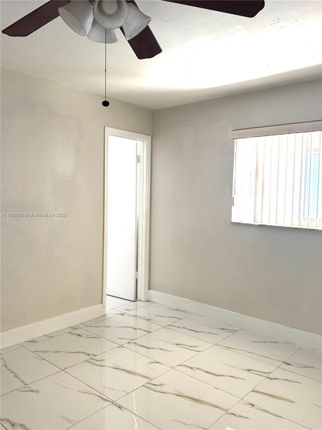 Building Photo - 1945 Pierce St