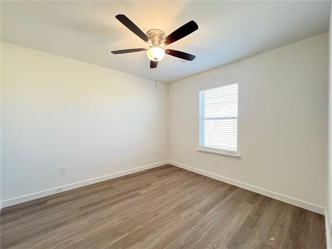 Building Photo - 611 NW 69th Ave