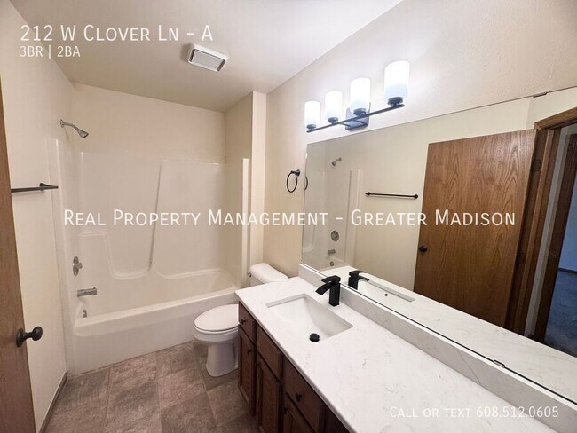 Building Photo - 212 W Clover Ln