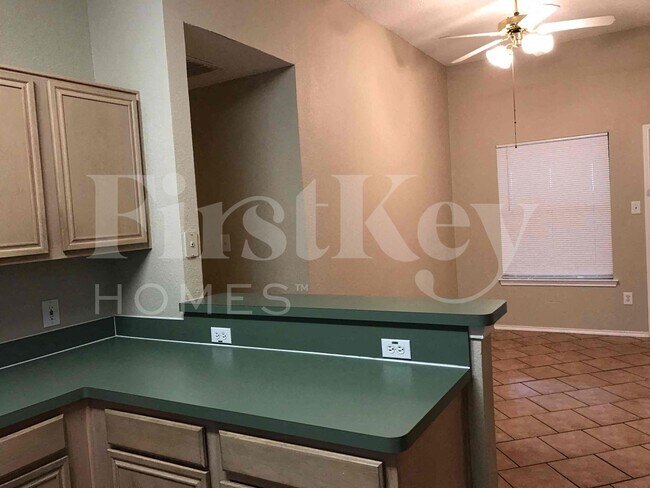 Building Photo - 10640 Towerwood Dr
