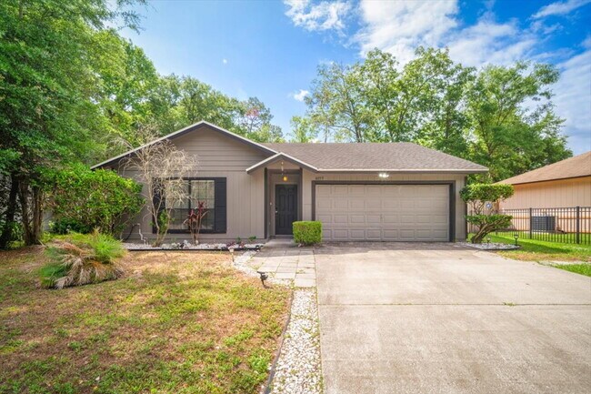 Primary Photo - Charming 3-Bedroom, 2-bathroom Gem Awaits!