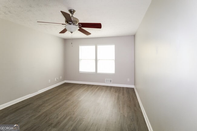 Building Photo - 858 Martin Rd