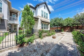Building Photo - 10201 Cienega Cove
